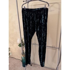Plus size Dark green crushed velvet leggings